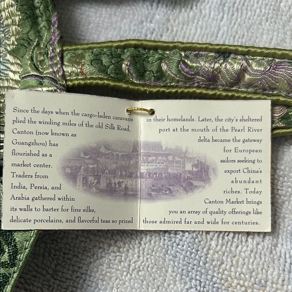 Elegant Green Floral Shoulder Bag - Picture 7 of 7